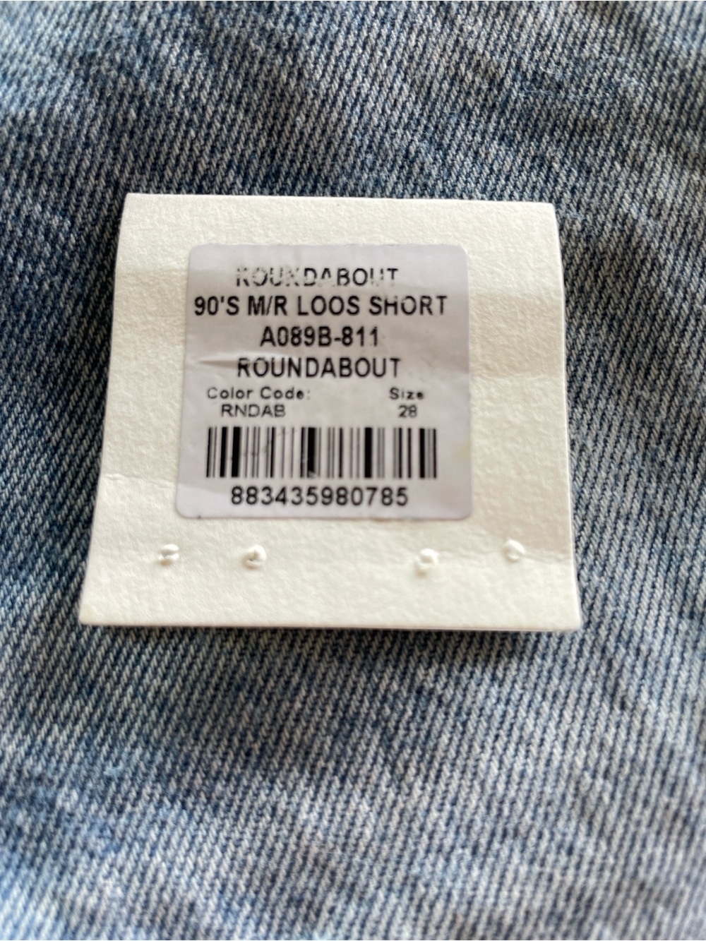Agolde Los Angeles Premium 90s Mid Rise Jean Shorts, Roundabout Wash, size 28 - Picture 3 of 8